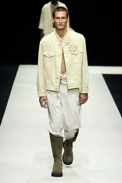 Look 64